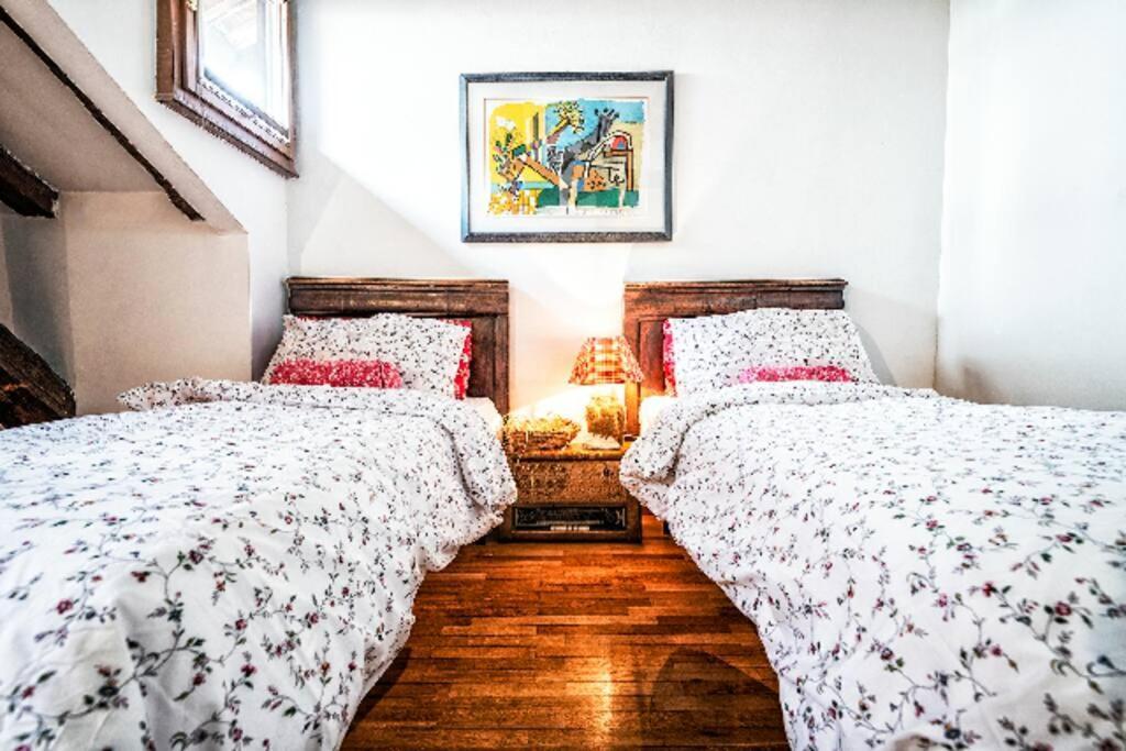 Loft Overlooking The Old Town . 펠트레 외부 사진