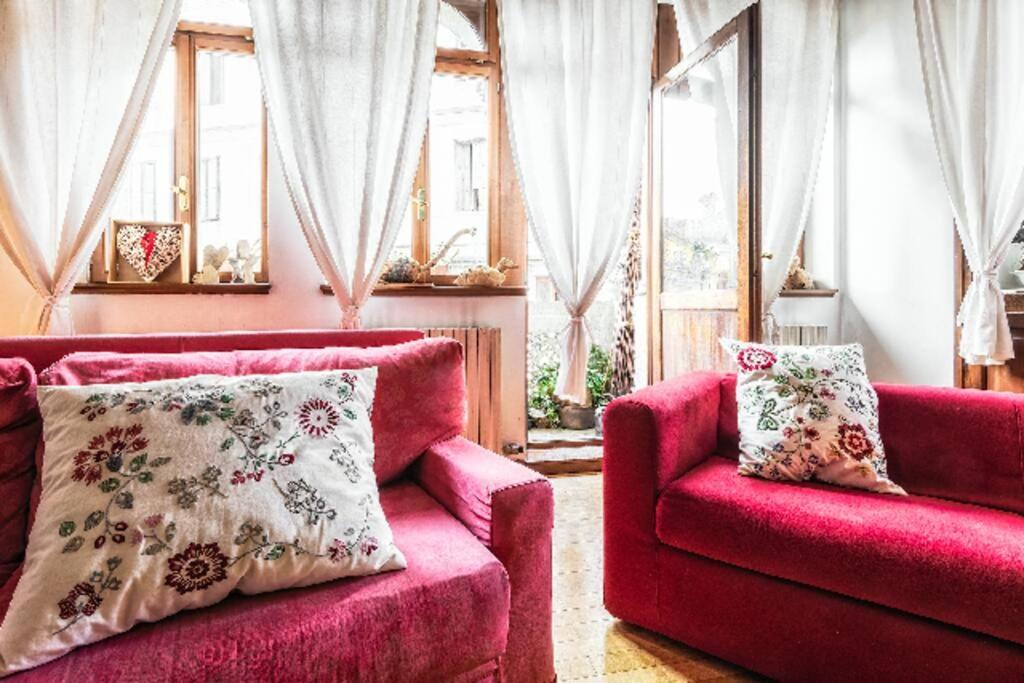 Loft Overlooking The Old Town . 펠트레 외부 사진