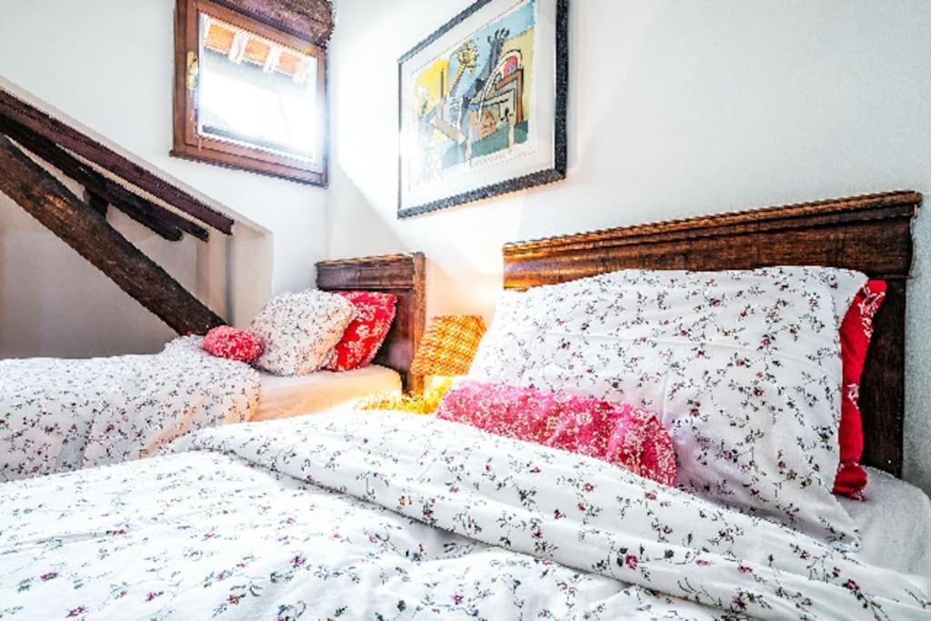 Loft Overlooking The Old Town . 펠트레 외부 사진